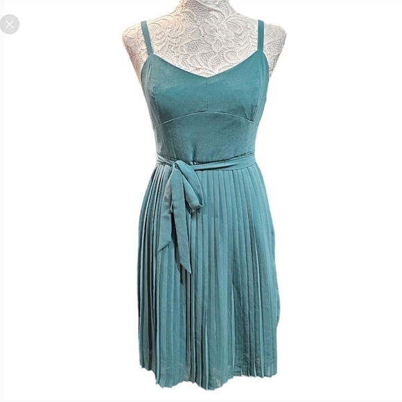 𝅺modcloth Green Pleated Sleeveless Lightweight Flowey Dress Size S - Picture 1 of 9